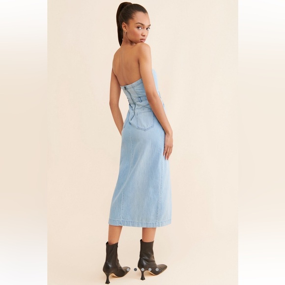 Free People Picture Perfect Strapless Denim Midi Dress Size 6 - Picture 2 of 4